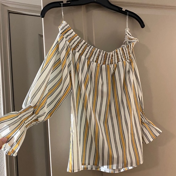 Flying Tomato Cavenders Top - Picture 3 of 3